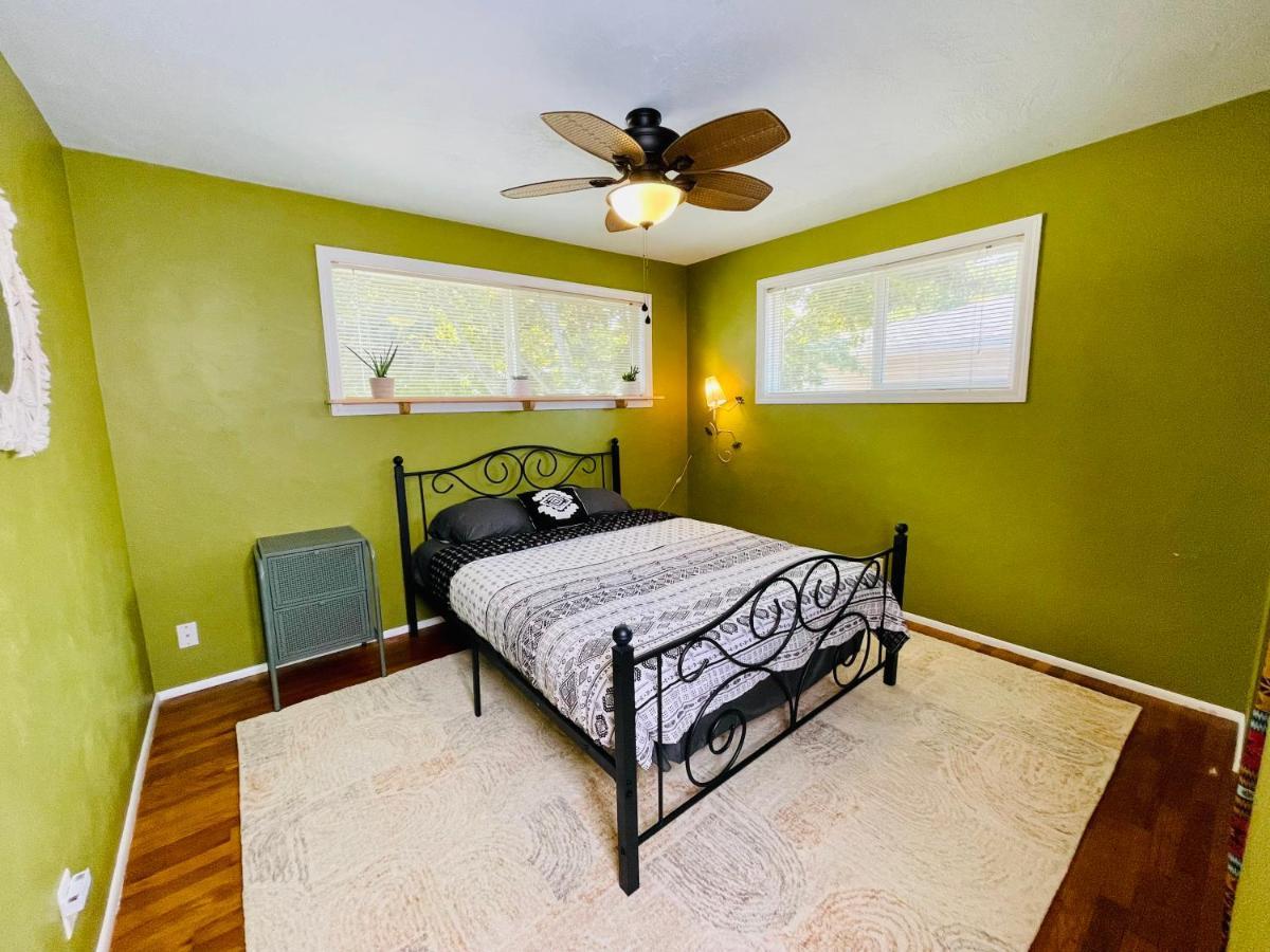 Villa Colorful 50'S Ranch In The Heart Of Eugene Extérieur photo